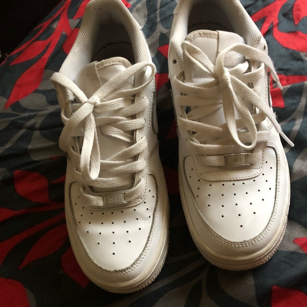 Nike Air Forces size 7y 8.5/9 in women ,7 big boys